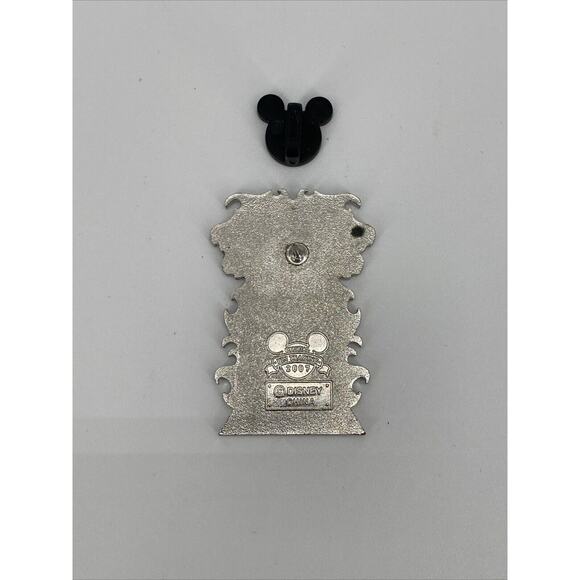 The Haunted Mansion Gargoyle 2007 Disneyland Attraction Series Pin PP #17931 - Picture 2 of 5